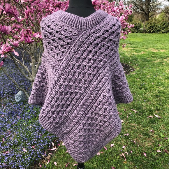 Handmade Lavena Celtic Poncho by BLD - Picture 3 of 5